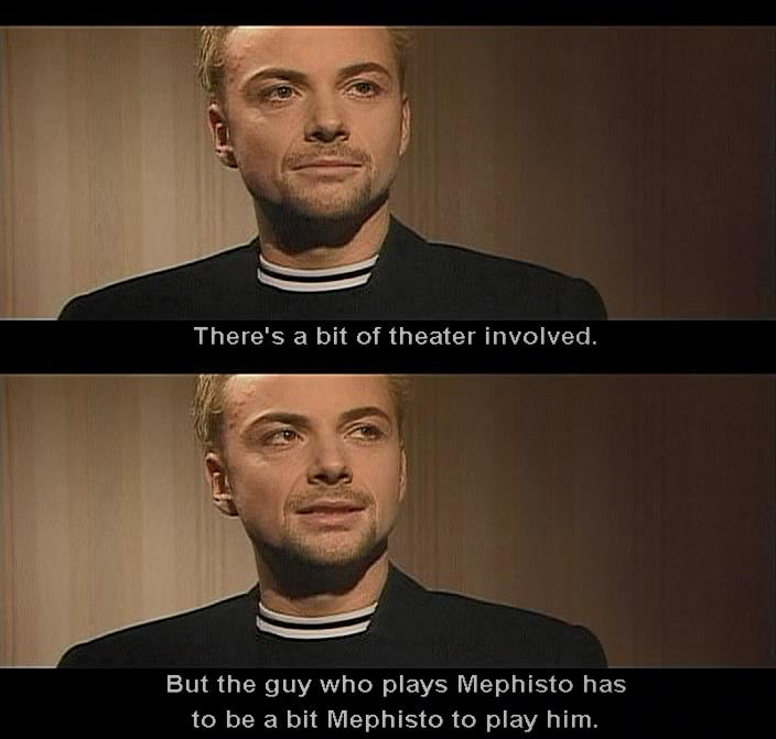 Screenshot from the Live aus Berlin DVD interview where Paul discusses stage theater and the book Mephisto.